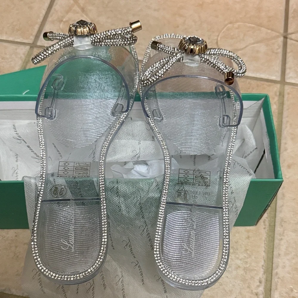 Lauren Lorraine Crystal Embellished Jelly Silver Sandals NEW in Box Size 8.5